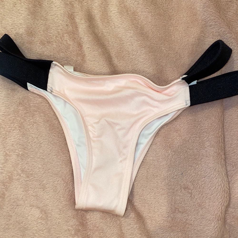 NWOT VS BABY PINK BOTTOMS